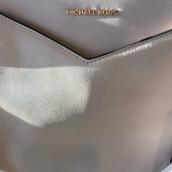 Michael Kors Pink Bag - Picture 5 of 16